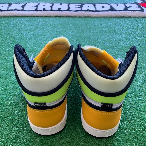 -Edm- 🔋*NEW* Air Jordan 1 High ‘Volt University Gold’ (Sz 10.5) - Picture 5 of 10